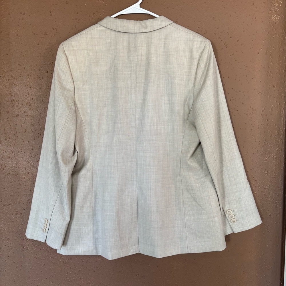 Ann taylor LOFT Women's Beige Blazer 100% wool size 12P - Picture 5 of 9